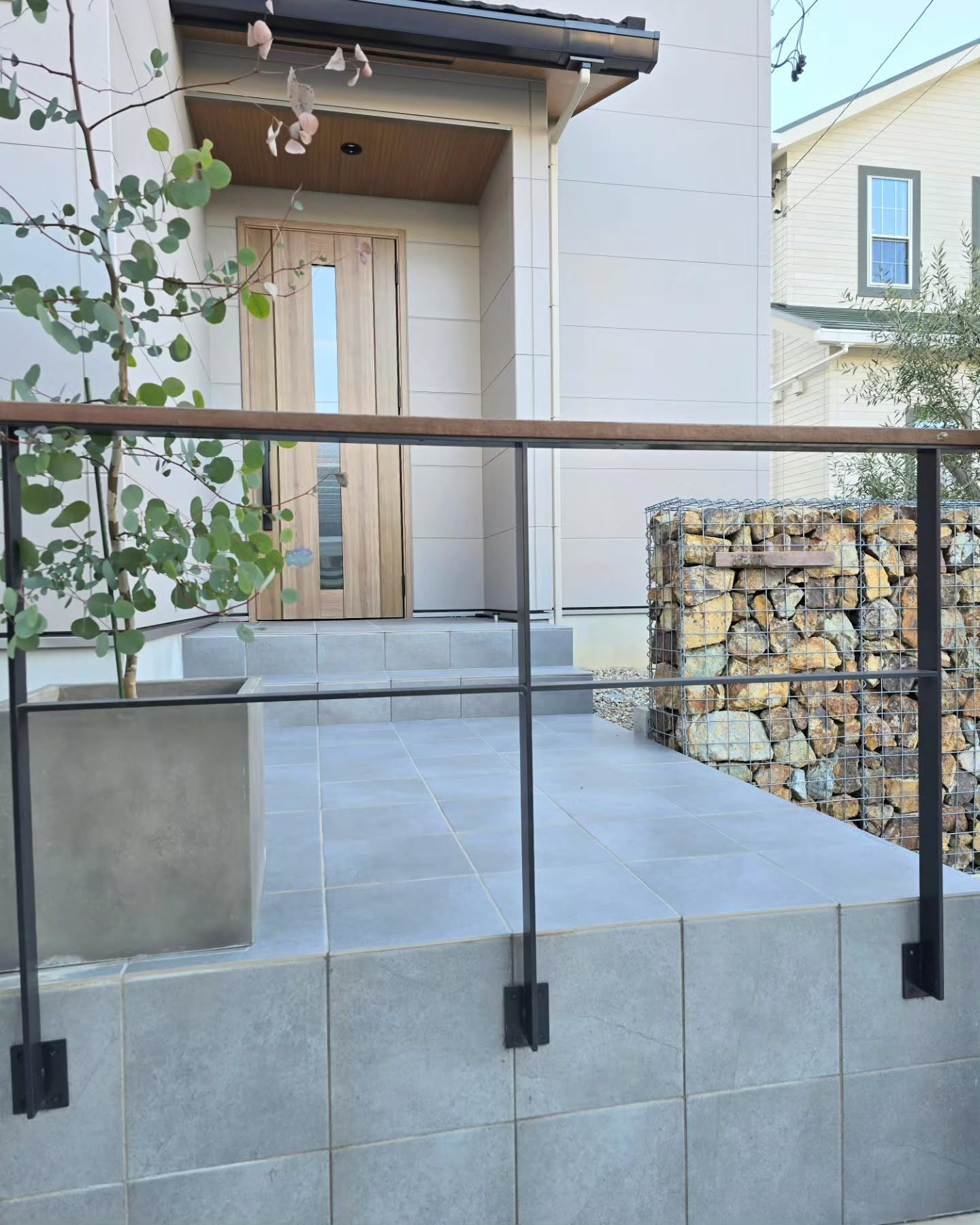 蛇籠(ガビオン)と浮き階段