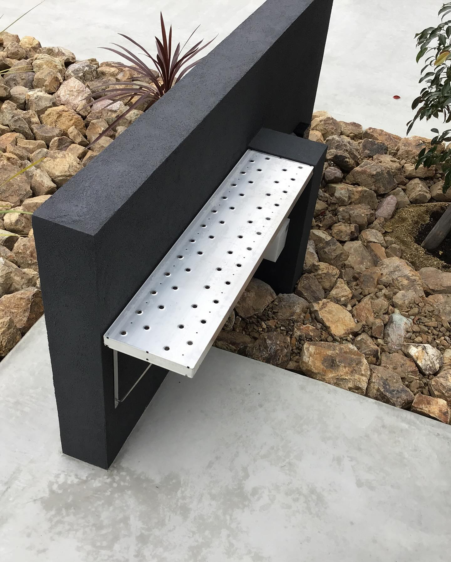 ステップしたくなるような道。