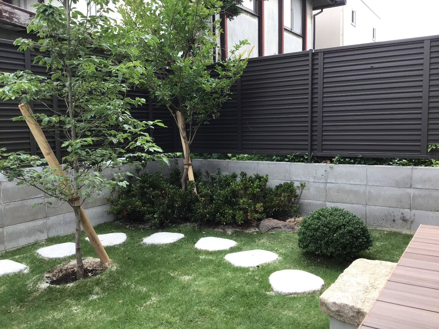 朝ドラに出てくるような庭にして欲しいと、、、