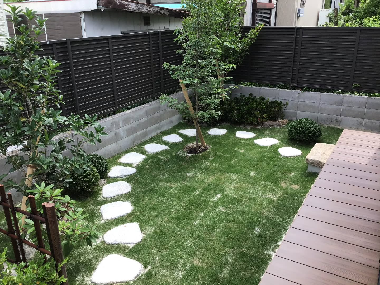 朝ドラに出てくるような庭にして欲しいと、、、