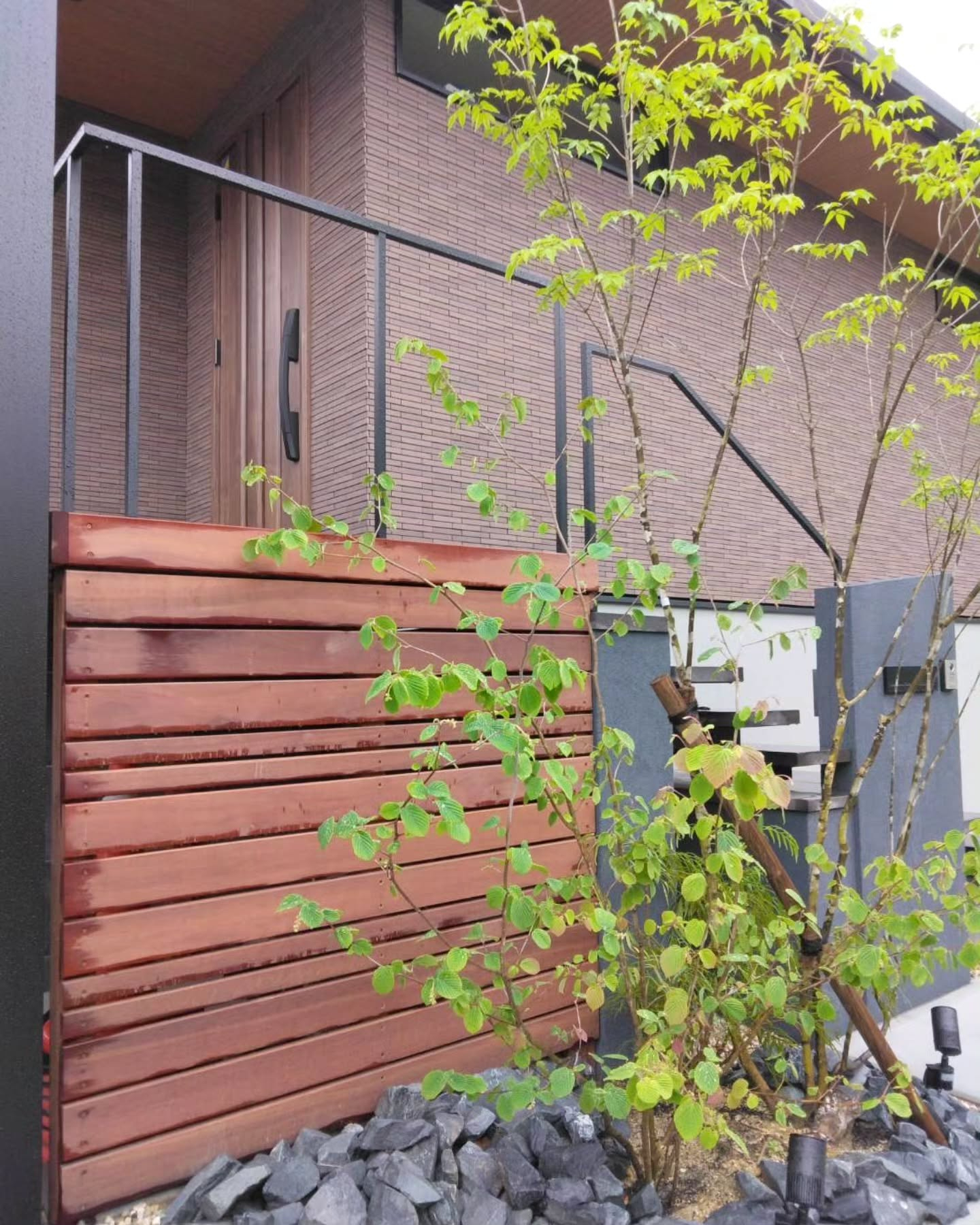 ／線の美しい手摺