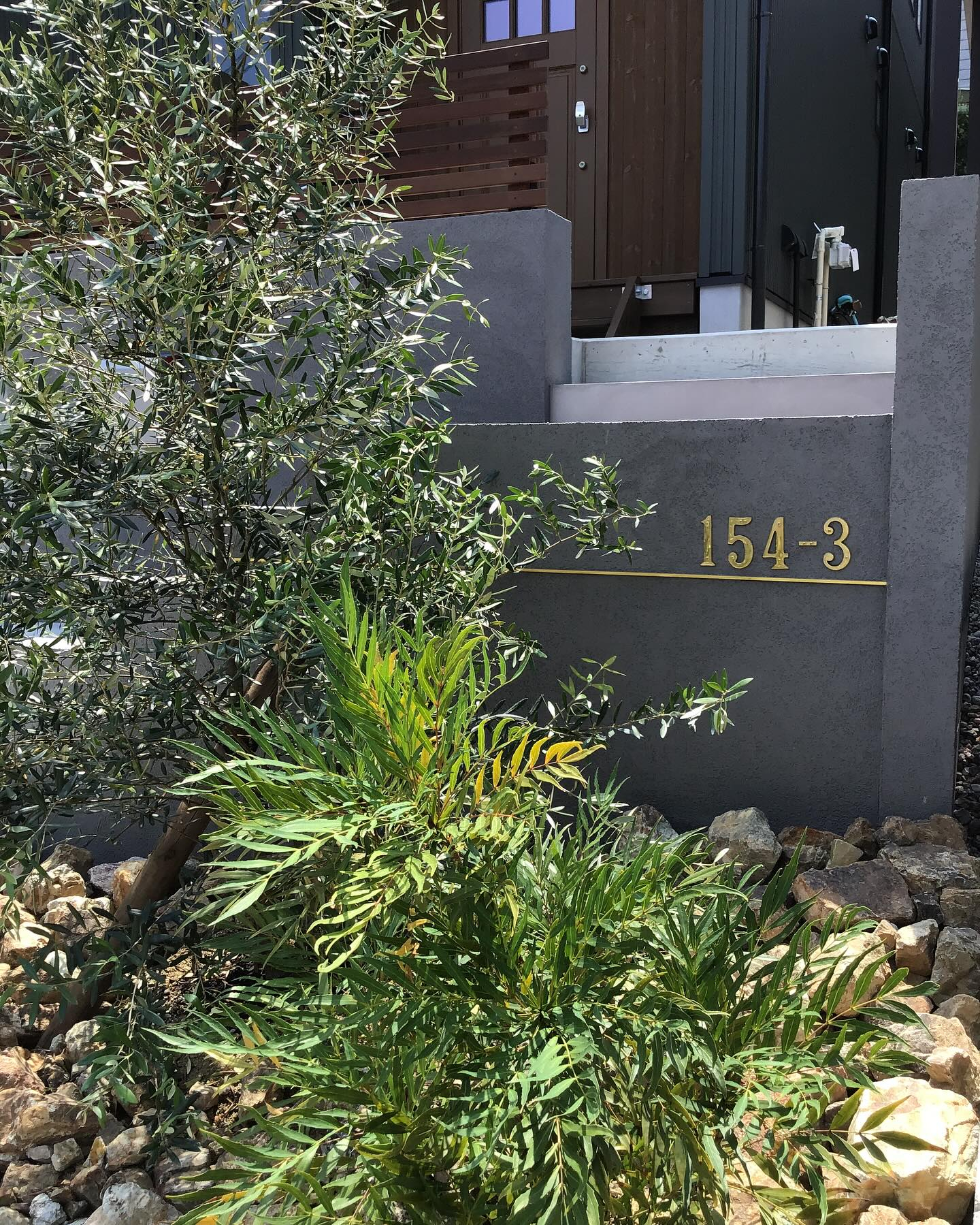 ホームナンバーを取り付ける