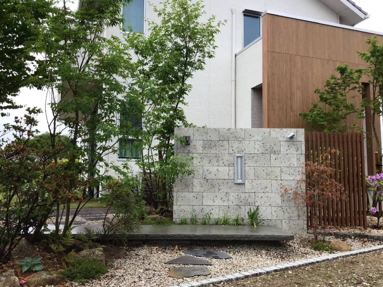 1,2枚目は雨上がりに撮影。
