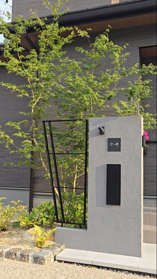 表札は手書き文字、、、