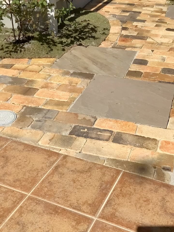 レンガの道。